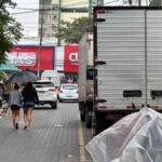Transito-comercio-chuva-em-Feira_-foto-Paulo-Jose