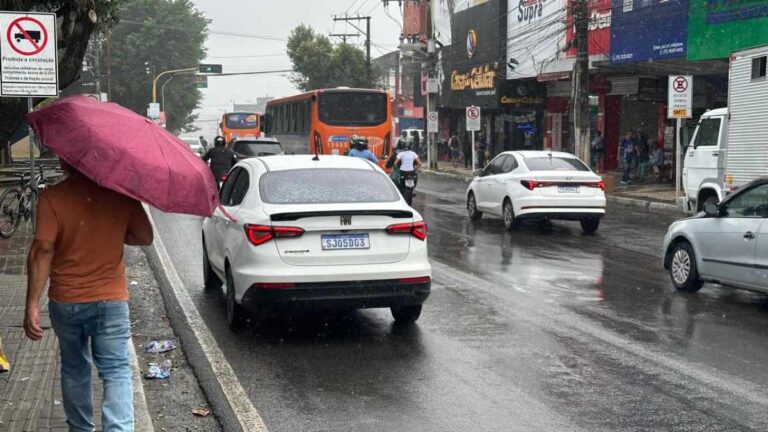 Transito-comercio-chuva-em-Feira_-foto-Paulo-Jose-5