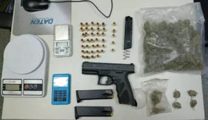 apreensao-de-droga-e-arma-pistola