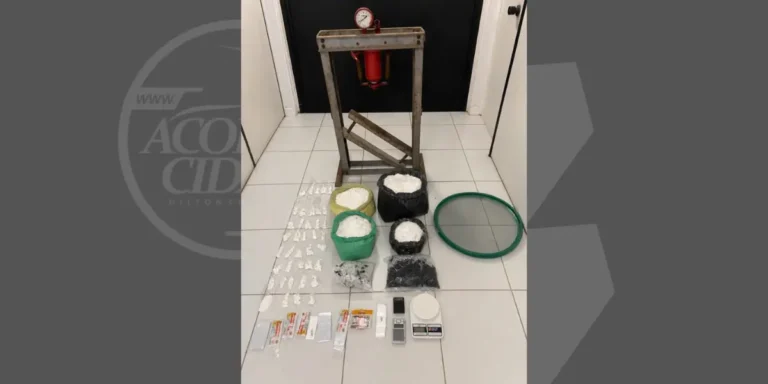 apreensao-de-drogas-e-materiais-do-trafico