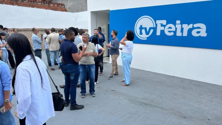cerimonia-de-reinaugracao-da-TV-Feira-de-Santana-estudio-emissora-publica-foto-Paulo-Jose-Acorda-Cidade-4