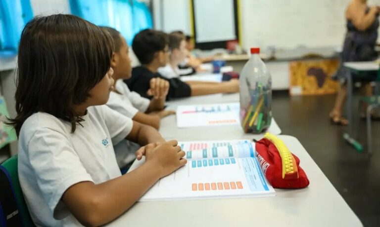 criancas-na-escola-2