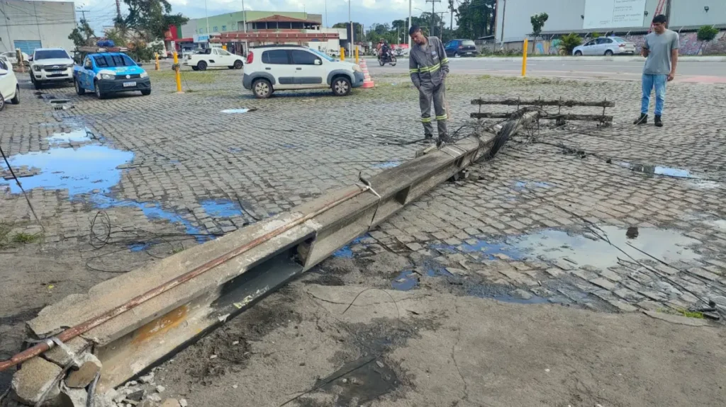 fiacao-poste-caiu-ba-502-ed-santos-acorda-cidade-3