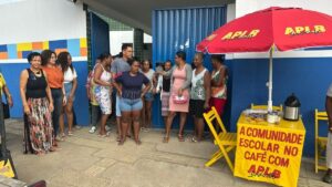 grupo-do-pais-e-maes-Escola-Municipal-Joao-Macario-Ataide-Feira-de-Santana-foto-Paulo-Jose-Acorda-Cidade-00
