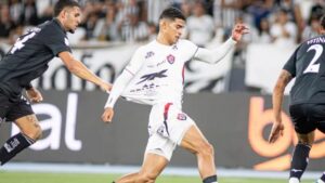 jogador-do-vitoria-Foto-Victor-Ferreira-EC-Vitoria