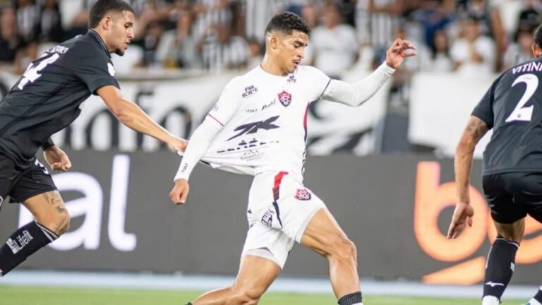 jogador-do-vitoria-Foto-Victor-Ferreira-EC-Vitoria