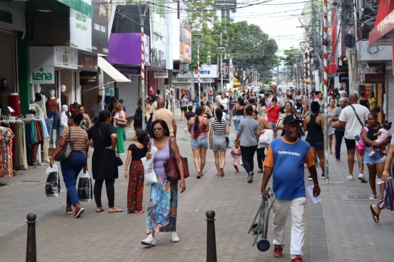 movimento-do-comercio-rua-centro-de-Feira-de-Santana-foto-Jefferson-Araujo-Acorda-Cidade-1-1