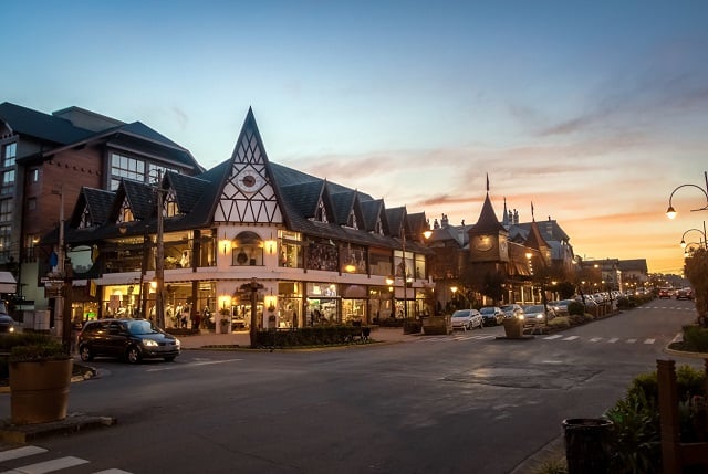 uma-rua-de-Gramado