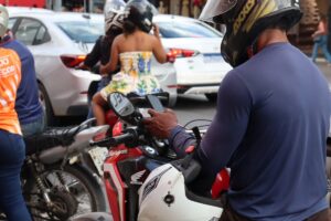 APP-aplicativo-motoboy-Uber-moto-motocicletas-veiculos-motoristas-transito-Avenida-Senhor-dos-Passos-em-Feira-de-Santana-foto-Jefferson-Araujo-Acorda-Cidade-01