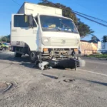 Acidente-entre-moto-e-caminhao-na-getulio-vargas-ft-ed-santos-acorda-cidasde