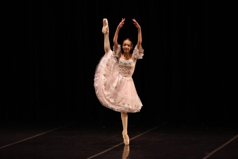 Bailarina-Maria-Clara-Cerqueira-de-11-anos-Fotos-Reproducao-Arquivo-pessoal