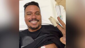 Bruno-Cardoso-vocalista-do-Sorriso-Maroto-passa-mal-apos-pouso-em-Natal-Foto-Reproducao-Redes-Sociais-240826