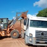 Cacambas-e-retroescavadeira-sao-apreendidas-durante-acao-ambiental-em-Feira-de-Santana-Foto-Divulgacao-Semmam