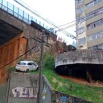 Carro-derruba-mureta-de-viaduto-e-quase-despenca-em-Salvador-Foto-Reproducao-Redes-Sociais