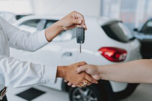 Chave-de-carro-compra-de-carro-Foto-andreswd-iStock