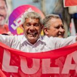 Com-Rui-e-Wagner-Jeronimo-realiza-caminhada-pelas-ruas-de-Feira-de-Santana-foto-divulgacao-1-1