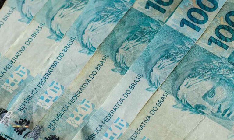 Dinheiro-Foto-Rafa-Neddermeyer-Agencia-Brasil-2