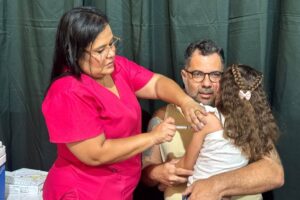 Em-Feira-o-Dia-D-de-Multivacinacao-resultou-em-22-mil-doses-de-vacinas-aplicadas-em-criancas-e-adolescentes-2