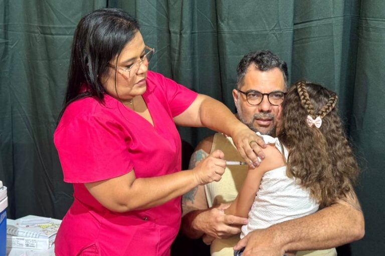 Em-Feira-o-Dia-D-de-Multivacinacao-resultou-em-22-mil-doses-de-vacinas-aplicadas-em-criancas-e-adolescentes-2
