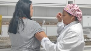 Feira-de-Santana-realiza-Dia-D-de-multivacinacao-foto-ed-santos-acorda-cidade-3