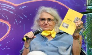 Lancamento-de-livro-na-Flipelo