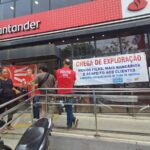 Manifestacao-do-sindicato-dos-bancarios-paraliza-funcionamento-da-agencia-Santander-da-Getulio-Vargas-foto-Ney-Silva-Acorda-Cidade-00