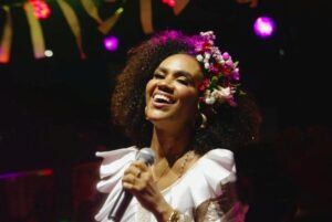 Mariene-de-Castro-comandara-o-trio-eletrico-da-25a-Lavagem-de-Madeleine-em-Paris-Foto-Divulgacao-030826