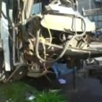 Micro-onibus-colide-com-poste-em-Salvador-Foto-Reproducao-TV-Bahia