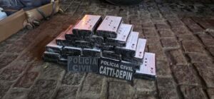 Mulher-e-presa-transportando-26-kg-de-cocaina-avaliados-em-R-13-milhao