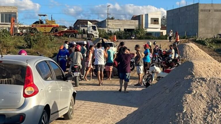 Mulher-fica-gravemente-ferida-apos-cair-de-moto-em-Conceicao-do-Coite-foto-divulgacao-00