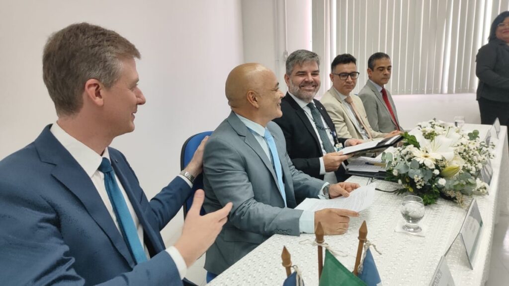 Novo-delegado-assume-Receita-Federal-em-Feira-de-Santana-e-promete-aproximar-orgao-dos-contribuintes-foto-ed-santos-do-acorda-Cidade-4