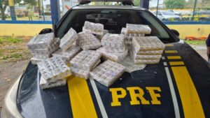 PRF-apreende-quase-3-mil-ampolas-de-remedio-emagrecedor-em-Feira-de-Santana-foto-divulgacao-