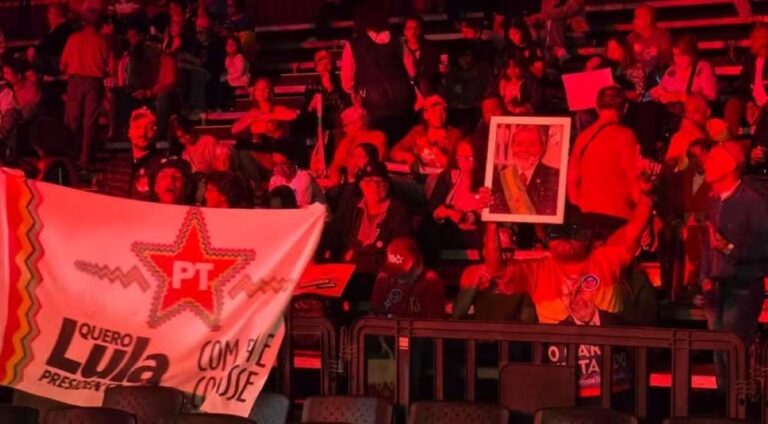 PT-lanca-a-candidatura-de-Lula-Foto-Arthur-Stabile-g1