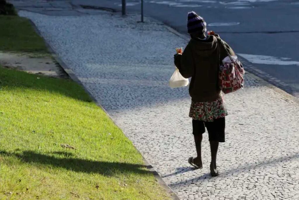Populacao-vulneravel-em-situacao-de-rua-durante-periodo-de-frio-intenso-Foto-Fernando-Frazao-Agencia-Brasil