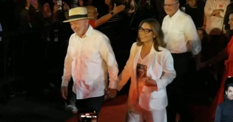 Quem-bate-em-mulher-nao-vota-em-mim-diz-Lula-em-convencao-partidaria-Foto-Reproducao-Youtube-030826