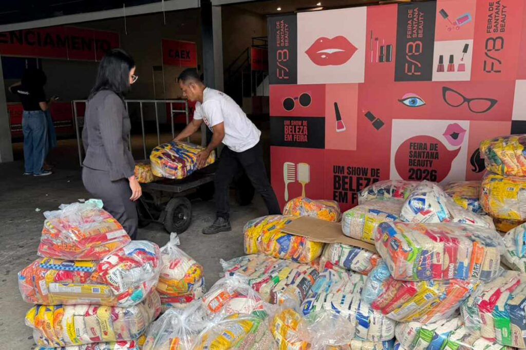 Secretaria-de-Desenvolvimento-Social-recebe-alimentos-doados-durante-a-Feira-de-Santana-Beauty-Foto-Danielly-Cerqueira