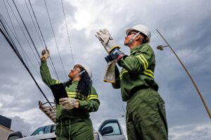 Trabalhadores-da-Neoenergia-Coelba-Foto-Reproducao-Coelba