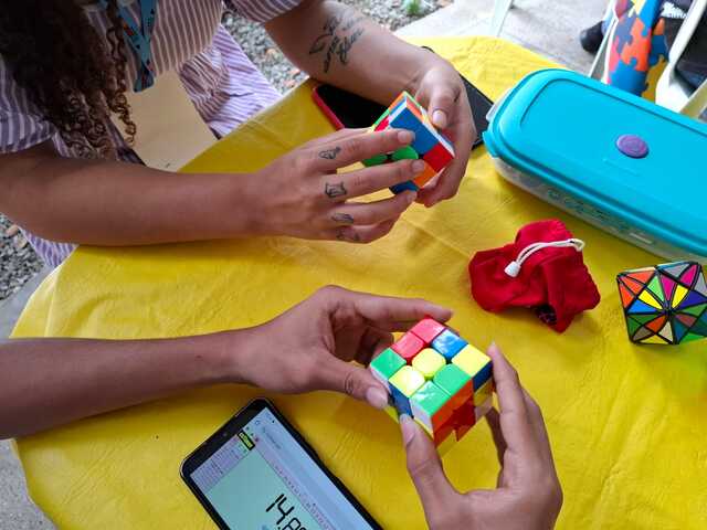 TuPo4jbo-estudantes-cubo-magico-6