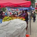 barracas-comerciantes-feirantes-rua-Marechal-Deodoro-em-Feira-de-Santana-foto-Paulo-Jose-Acorda-Cidade-01