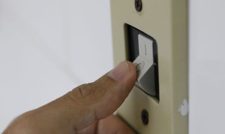 energia_eletrica_interruptor_de_luz_energia