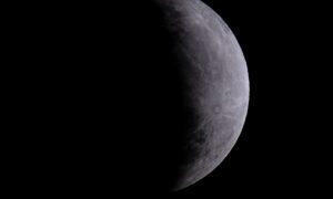 mca_abr_-eclipse-lunar-eclipse-parcial-da-lua