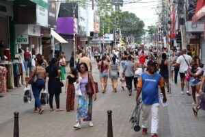 movimento-do-comercio-rua-centro-de-Feira-de-Santana-foto-Jefferson-Araujo-Acorda-Cidade-