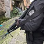 policia-em-cumprimento-de-mandado-de-prisao-