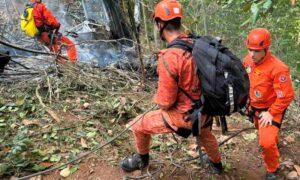 queda-de-helicoptero-no-Rio-de-Janeiro_Divulgacao-CBMRJ