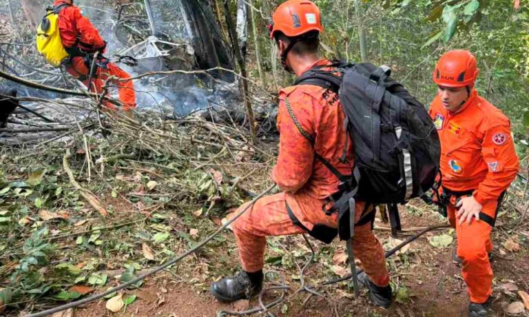 queda-de-helicoptero-no-Rio-de-Janeiro_Divulgacao-CBMRJ