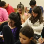 realizando-prova-cnu-vestibular