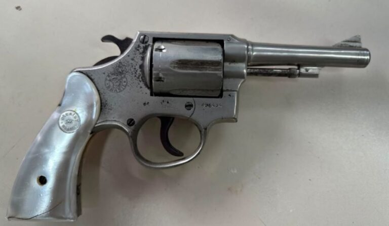 revolver-calibre-38-foto-reproducao-