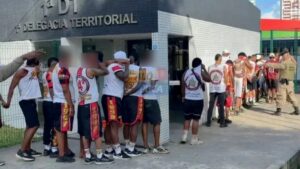 torcedores-torcida-organizada-Vitoria-foto-reproducao-