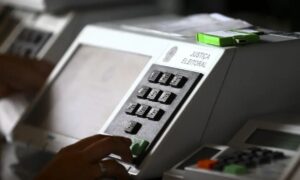 urnas-eletronicas_mcamgo_abr-3