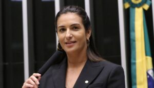 189112roberta-roma-recebe-alta-cinco-dias-apos-ser-internada-com-infarto-3